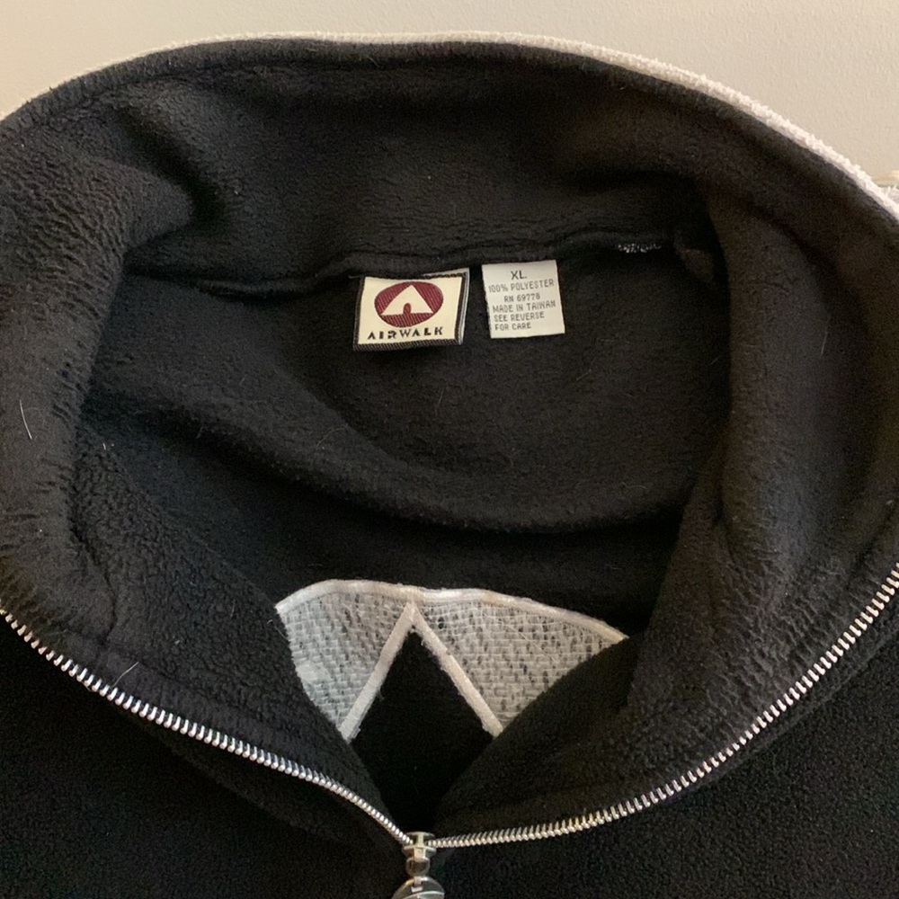 Vintage Airwalk 1/4 Zip Fleece - Picture 3 of 5